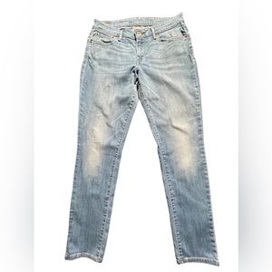 Levis Women's Light Blue Jeans size 30